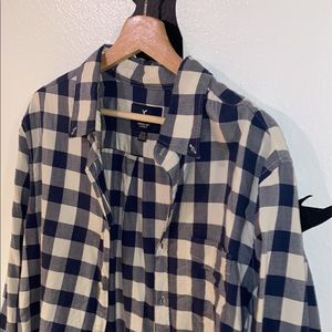 American Eagle Button up
